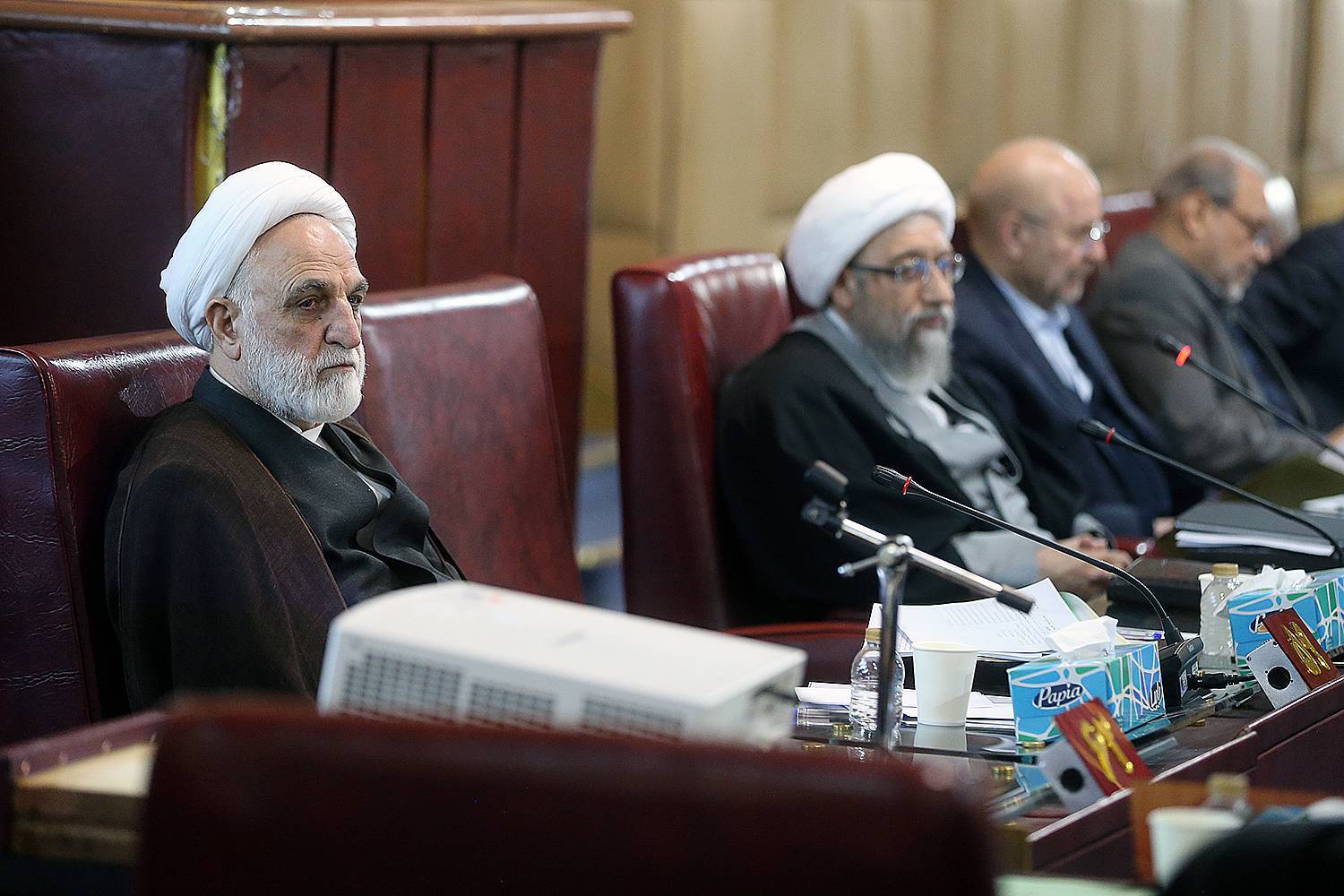 گزارش تصویری جلسه مجمع تشخیص مصلحت نظام با موضوع بررسی  تبصره ماده 1 طرح «الزام به ثبت رسمی معاملات اموال غیر منقول»