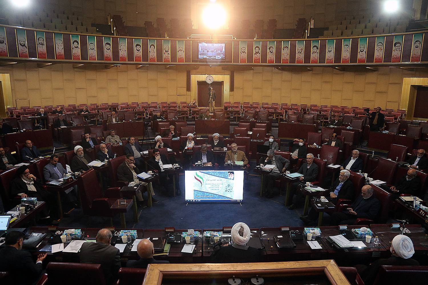 گزارش تصویری جلسه مجمع تشخیص مصلحت نظام با موضوع بررسی  تبصره ماده 1 طرح «الزام به ثبت رسمی معاملات اموال غیر منقول»