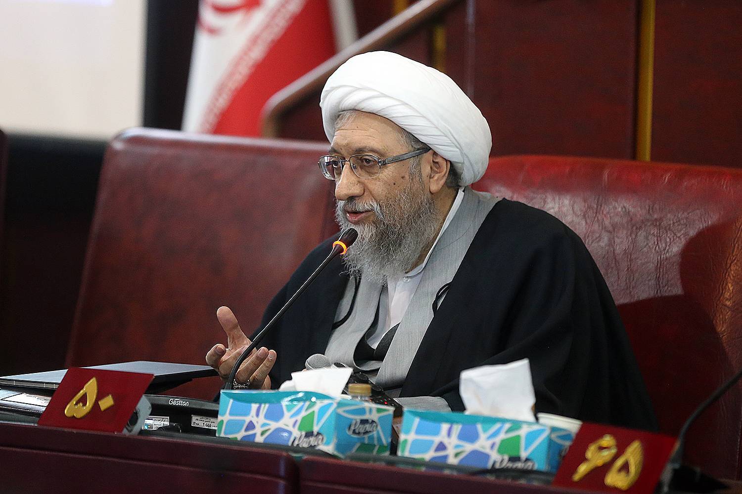 گزارش تصویری جلسه مجمع تشخیص مصلحت نظام با موضوع بررسی  تبصره ماده 1 طرح «الزام به ثبت رسمی معاملات اموال غیر منقول»