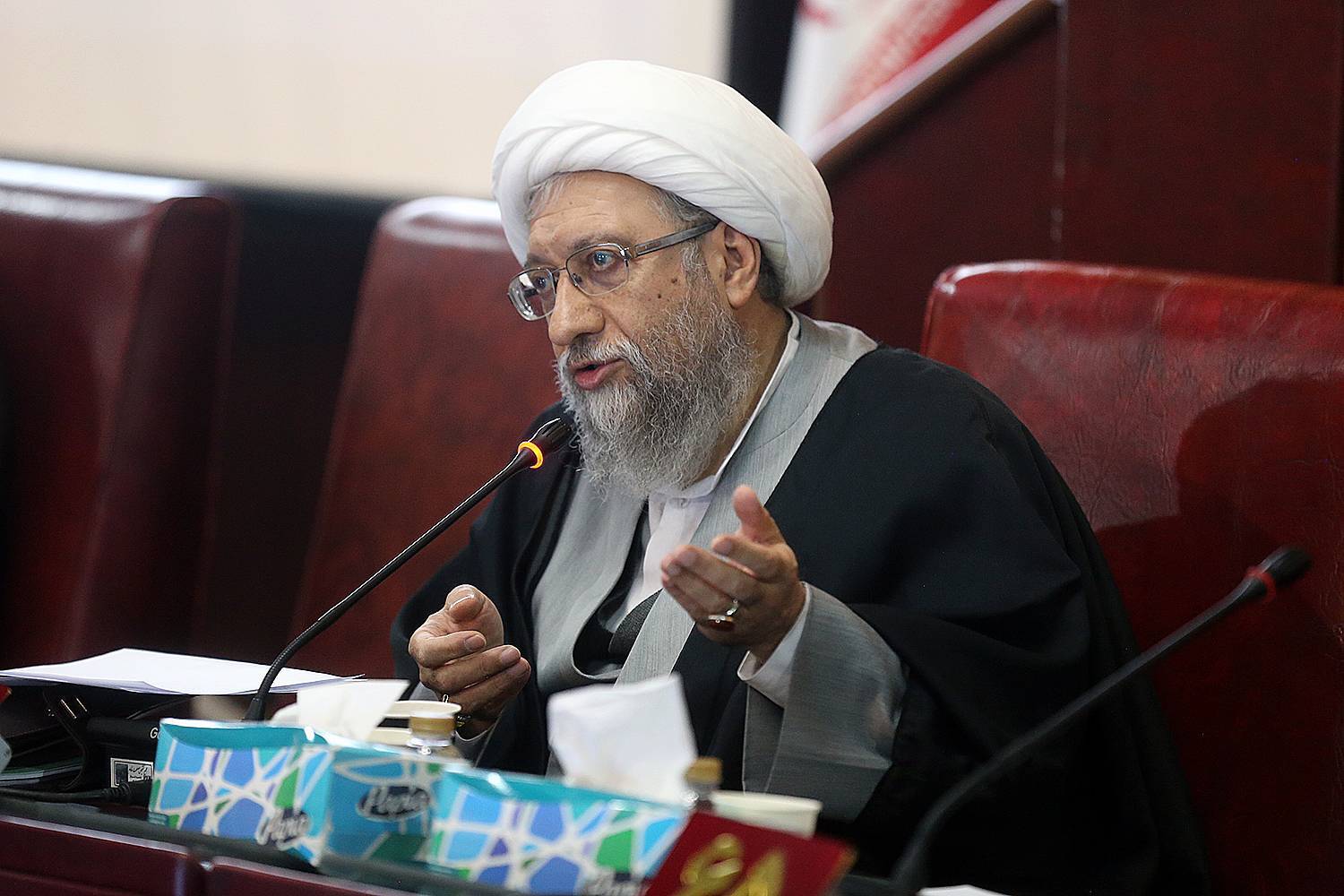 گزارش تصویری جلسه مجمع تشخیص مصلحت نظام با موضوع بررسی  تبصره ماده 1 طرح «الزام به ثبت رسمی معاملات اموال غیر منقول»