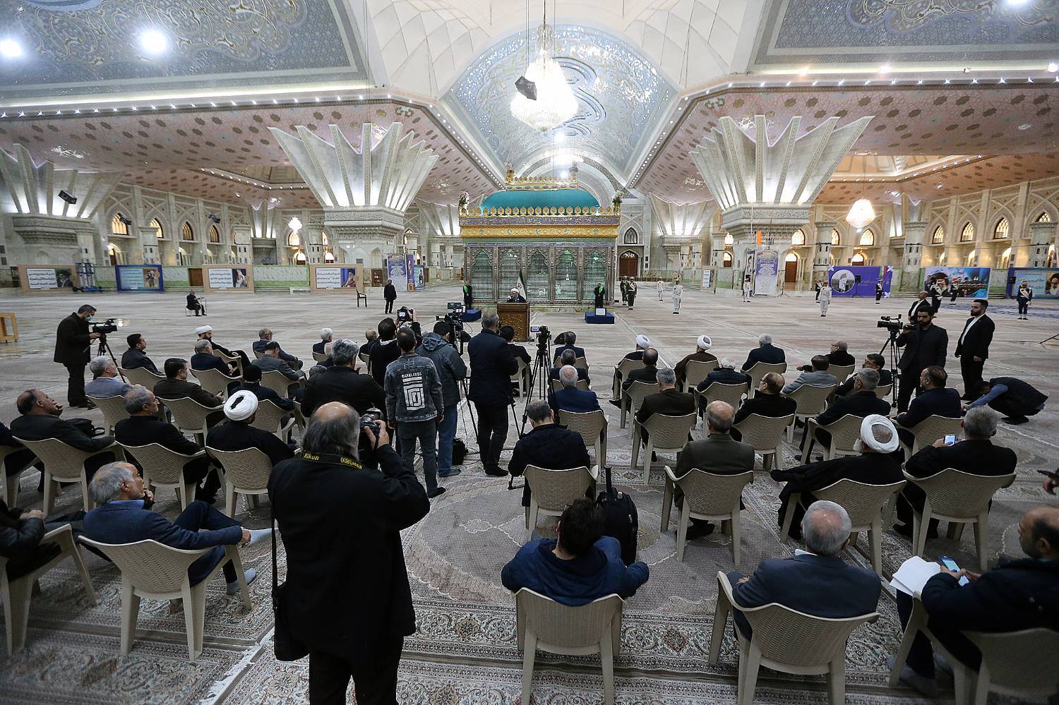 گزارش تصویری تجدید میثاق رئیس و اعضای مجمع تشخیص مصلحت نظام  با آرمان‌های امام راحل(ره)  و شهدای انقلاب اسلامی