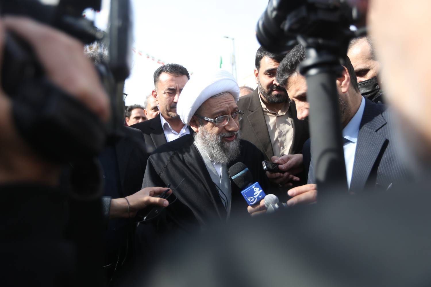 گزارش تصویری حضور آیت الله آملی لاریجانی در راهپیمایی یوم الله 22 بهمن در شهر مقدس قم