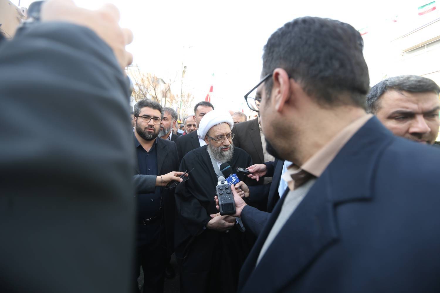 گزارش تصویری حضور آیت الله آملی لاریجانی در راهپیمایی یوم الله 22 بهمن در شهر مقدس قم