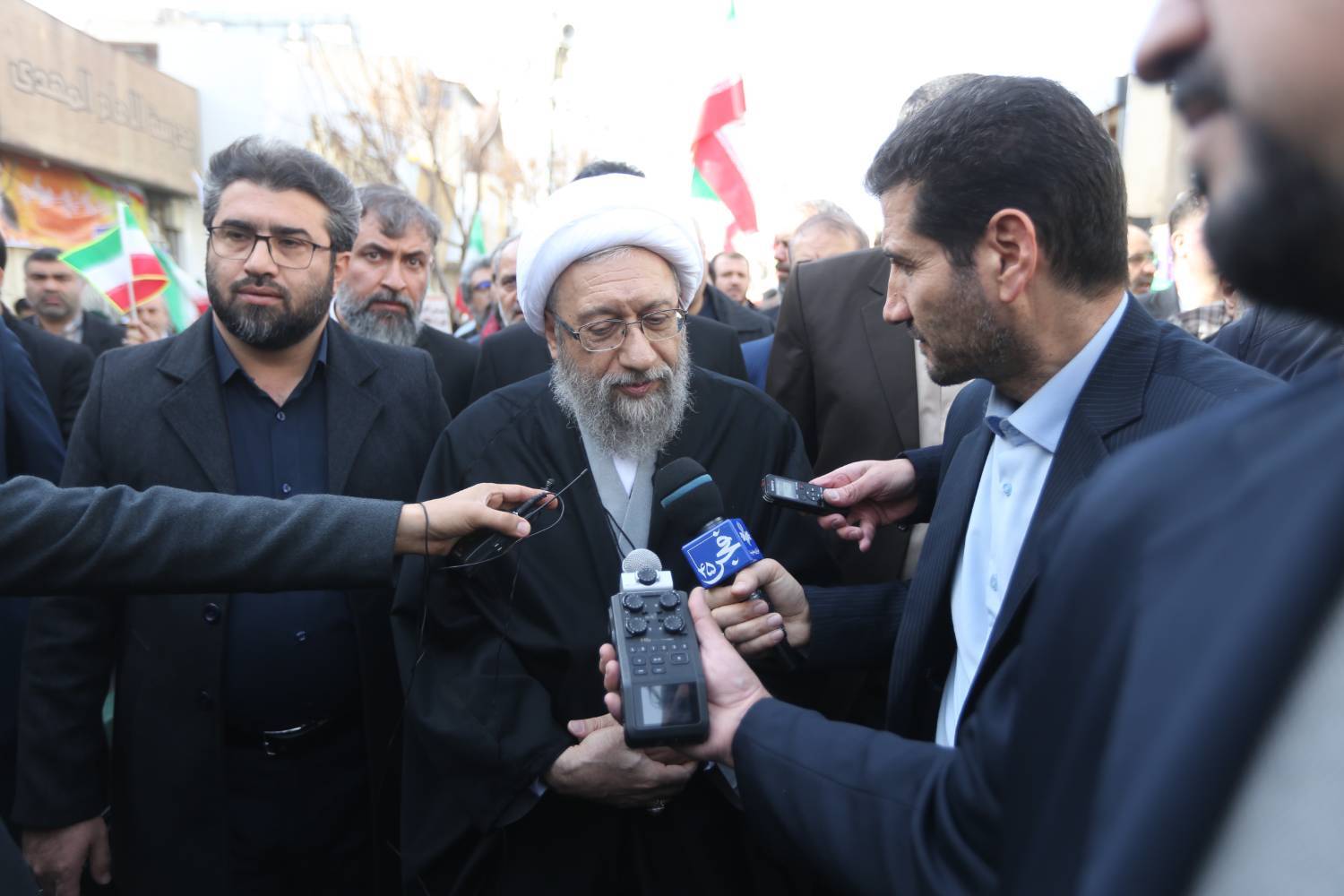 گزارش تصویری حضور آیت الله آملی لاریجانی در راهپیمایی یوم الله 22 بهمن در شهر مقدس قم