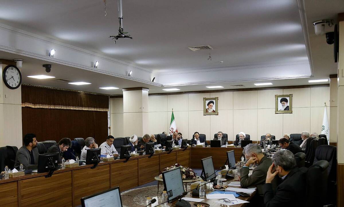 بررسی موارد مغایرت بودجه سال 1403 کل کشور با سیاست های کلی نظام