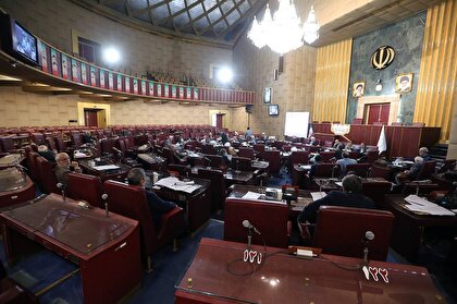 گزارش تصویری جلسه صحن مجمع تشخیص مصلحت نظام با موضوع تصویب موادی دیگر از الزام به ثبت رسمی اسناد معاملات اموال غیر منقول/13 دیماه 1402