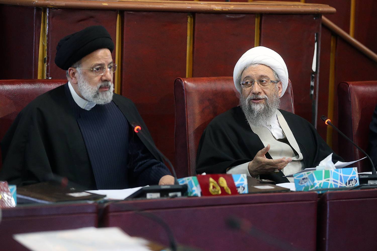 تخصیص ۱۳میلیارد و۶۰۰ میلیون یورو به نرخ ارز ترجیحی برای واردات کالاهای اساسی کشاورزی، دارو و مواد اولیه تخصیص ۱۳میلیارد و۶۰۰ میلیون یورو به نرخ ارز ترجیحی برای واردات کالاهای اساسی کشاورزی، دارو و مواد اولیه