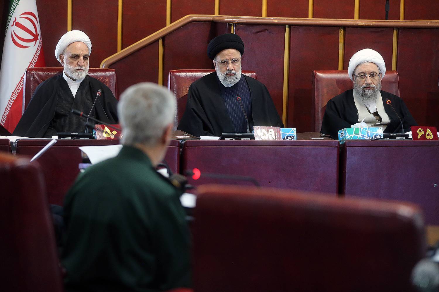 تخصیص ۱۳میلیارد و۶۰۰ میلیون یورو به نرخ ارز ترجیحی برای واردات کالاهای اساسی کشاورزی، دارو و مواد اولیه تخصیص ۱۳میلیارد و۶۰۰ میلیون یورو به نرخ ارز ترجیحی برای واردات کالاهای اساسی کشاورزی، دارو و مواد اولیه