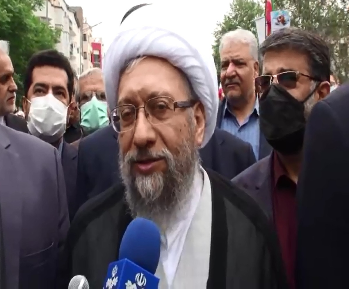 مصاحبه آیت الله آملی لاریجانی در حاشیه راهپیمایی روز قدس 9 اردیبهشت 1401