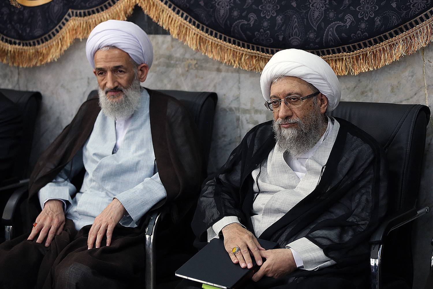 گزارش تصویری  حضور آیت الله آملی لاریجانی در مراسم سیزدهمین سالگرد ارتحال آیت الله سید موسی صالحی و یادواره شهدای والامقام روحانی شهرستان ساری/ 12 مهر 1402