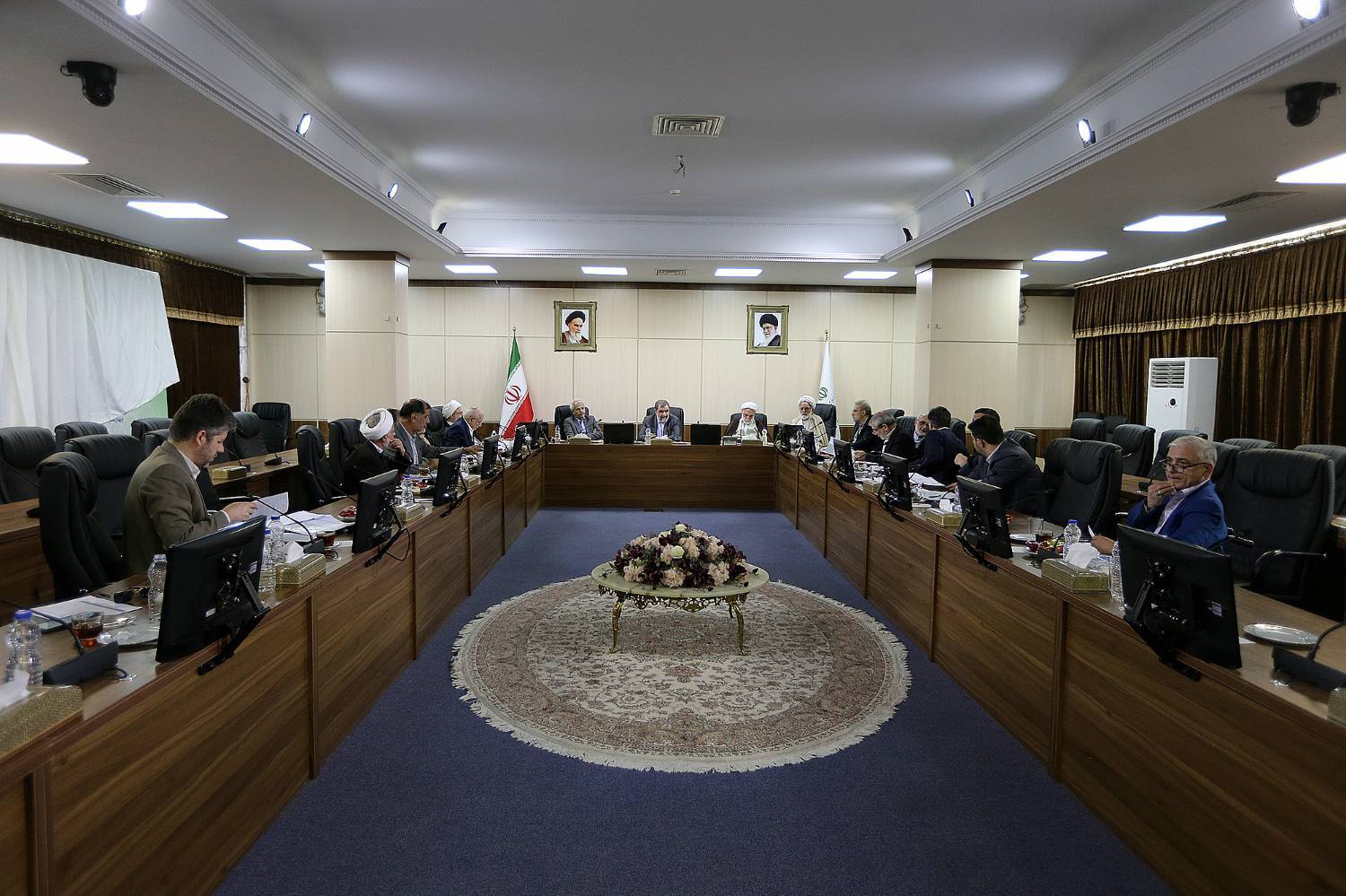 کمیسیون مشترک اقتصادی و حقوقی