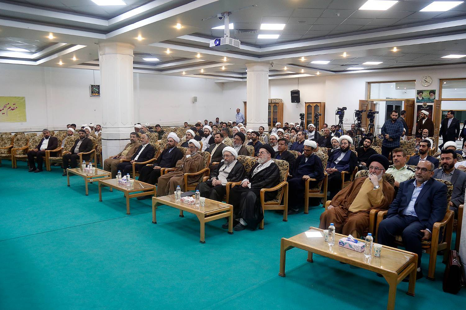 گزارش تصویری  مراسم رونمایی از نسخه سوم نرم‌افزار جامع اصول فقه در مرکز تحقیقات کامپیوتری علوم اسلامی(نور) قم با حضور آیت الله آملی لاریجانی