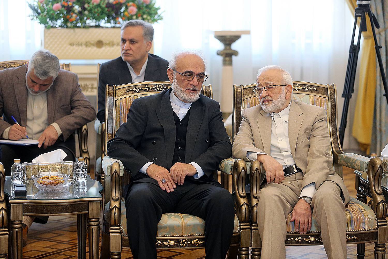 گزارش تصویری دیدار وزیر ارتباطات بین المللی چین با  آیت الله آملی لاریجانی/ 15 آذر 1402