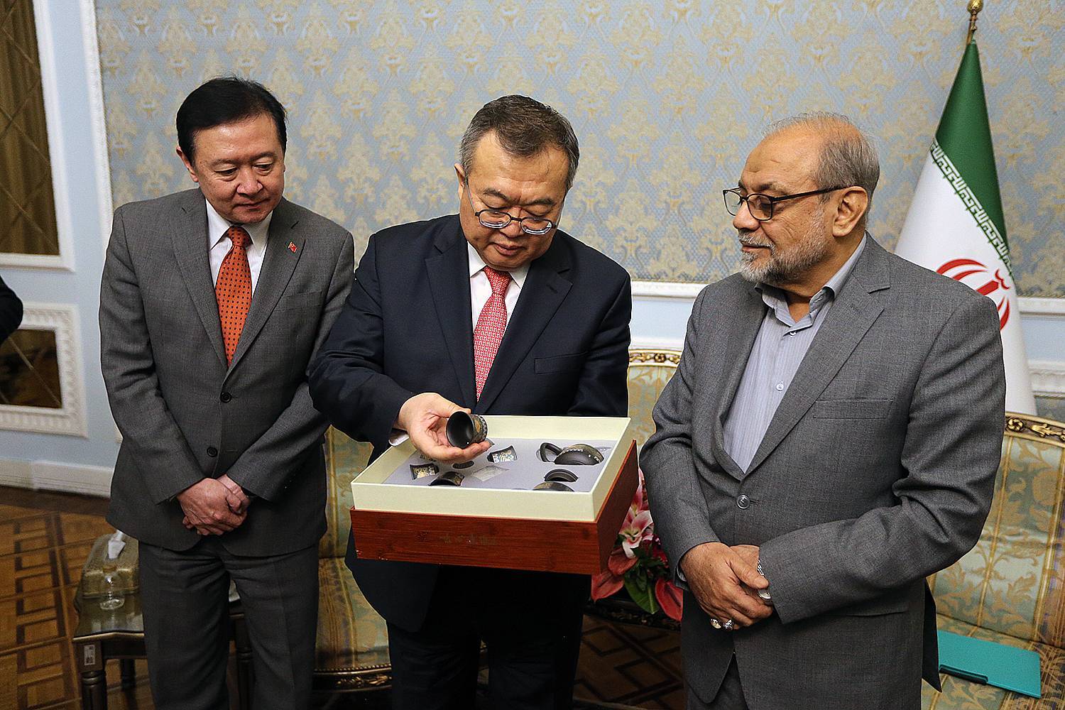 گزارش تصویری دیدار دبیر مجمع تشخیص مصلحت نظام با وزیر ارتباطات بین المللی چین/14 آذر 1402