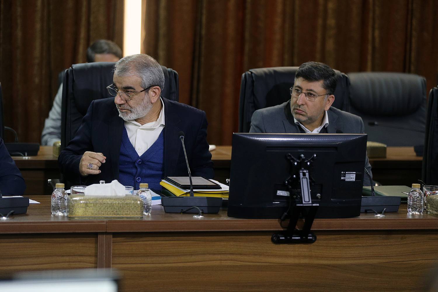 عدم انطباق بند (۹) سیاست های کلی برنامه هفتم / طرح های عظیم اقتصادی ملی و پیشران باید بصورت شفاف درج شوند عدم انطباق بند (۹) سیاست های کلی برنامه هفتم / طرح های عظیم اقتصادی ملی و پیشران باید بصورت شفاف درج شوند