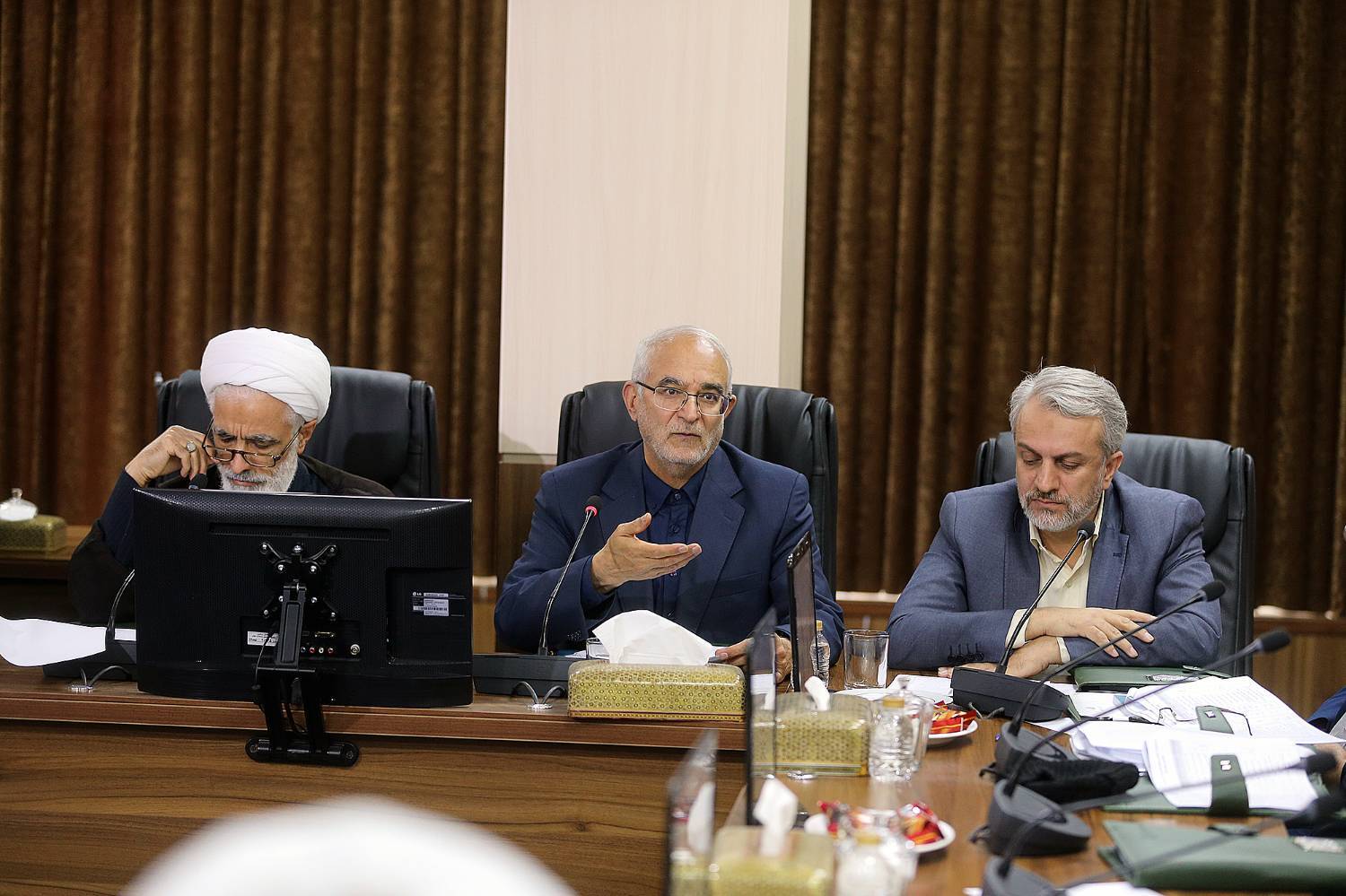 عدم انطباق بند (۹) سیاست های کلی برنامه هفتم / طرح های عظیم اقتصادی ملی و پیشران باید بصورت شفاف درج شوند عدم انطباق بند (۹) سیاست های کلی برنامه هفتم / طرح های عظیم اقتصادی ملی و پیشران باید بصورت شفاف درج شوند