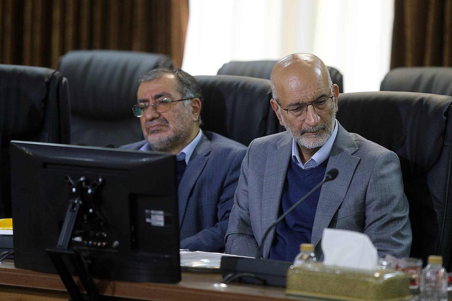 عدم انطباق بند (۹) سیاست های کلی برنامه هفتم / طرح های عظیم اقتصادی ملی و پیشران باید بصورت شفاف درج شوند عدم انطباق بند (۹) سیاست های کلی برنامه هفتم / طرح های عظیم اقتصادی ملی و پیشران باید بصورت شفاف درج شوند