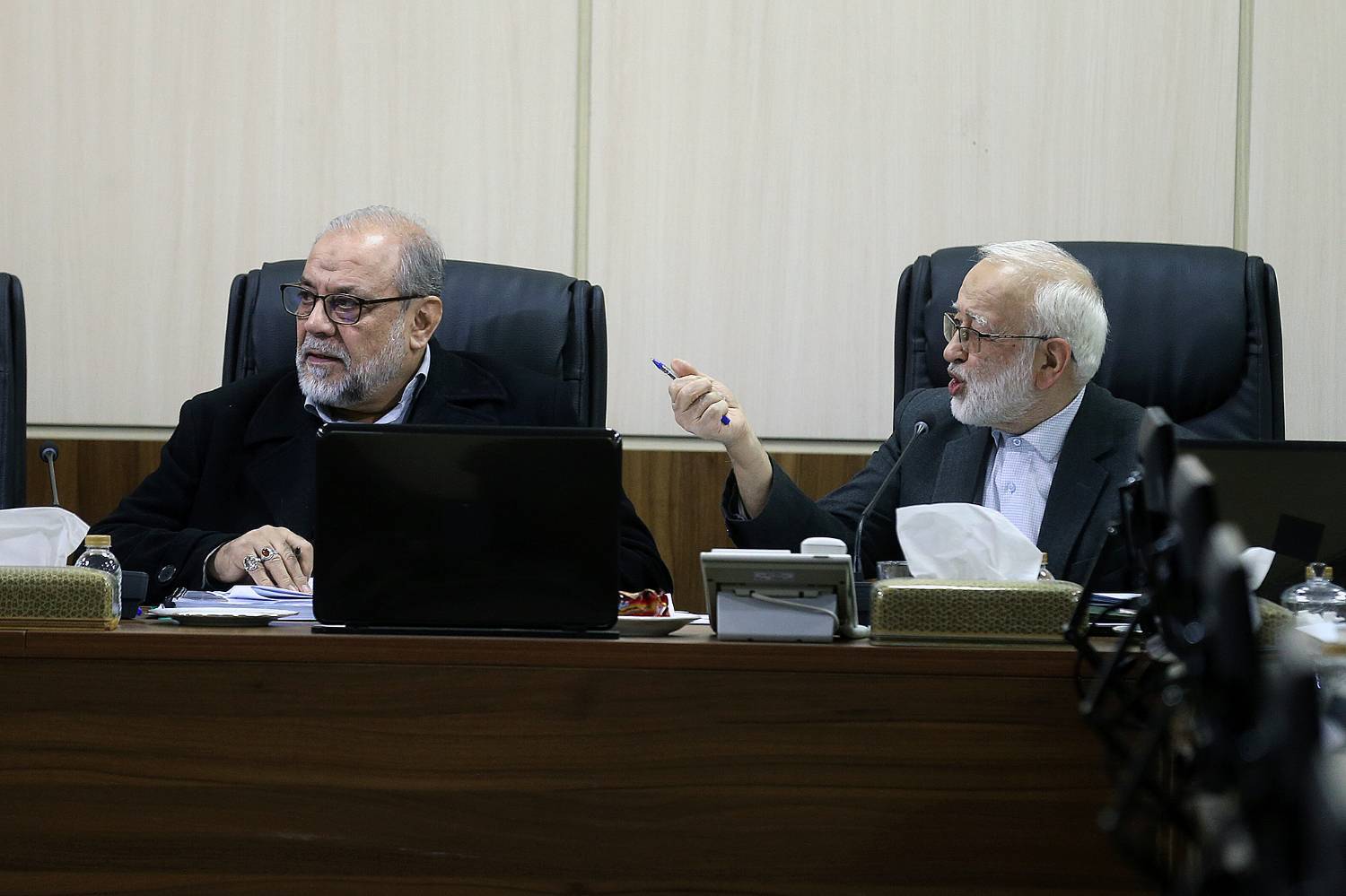 عدم انطباق بند (۹) سیاست های کلی برنامه هفتم / طرح های عظیم اقتصادی ملی و پیشران باید بصورت شفاف درج شوند عدم انطباق بند (۹) سیاست های کلی برنامه هفتم / طرح های عظیم اقتصادی ملی و پیشران باید بصورت شفاف درج شوند