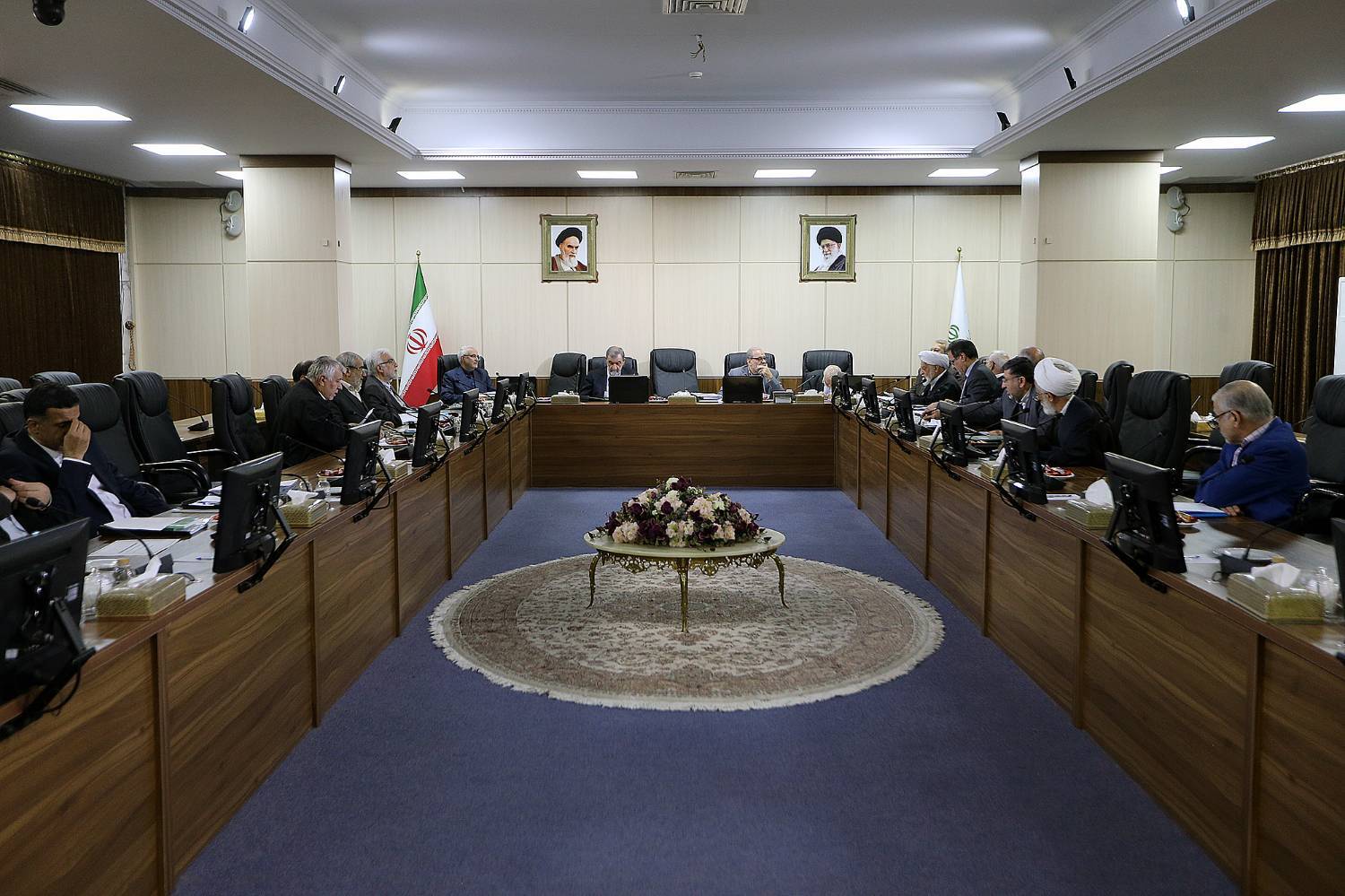 گزارش تصویری جلسه هیات عالی نظارت با موضوع بررسی مصوبه اصلاحی مجلس در خصوص لایحه حمایت از خانواده از طریق ترویج فرهنگ عفاف و حجاب از حیث مغایر با سیاست های کلی نظام /21 آذر 1402