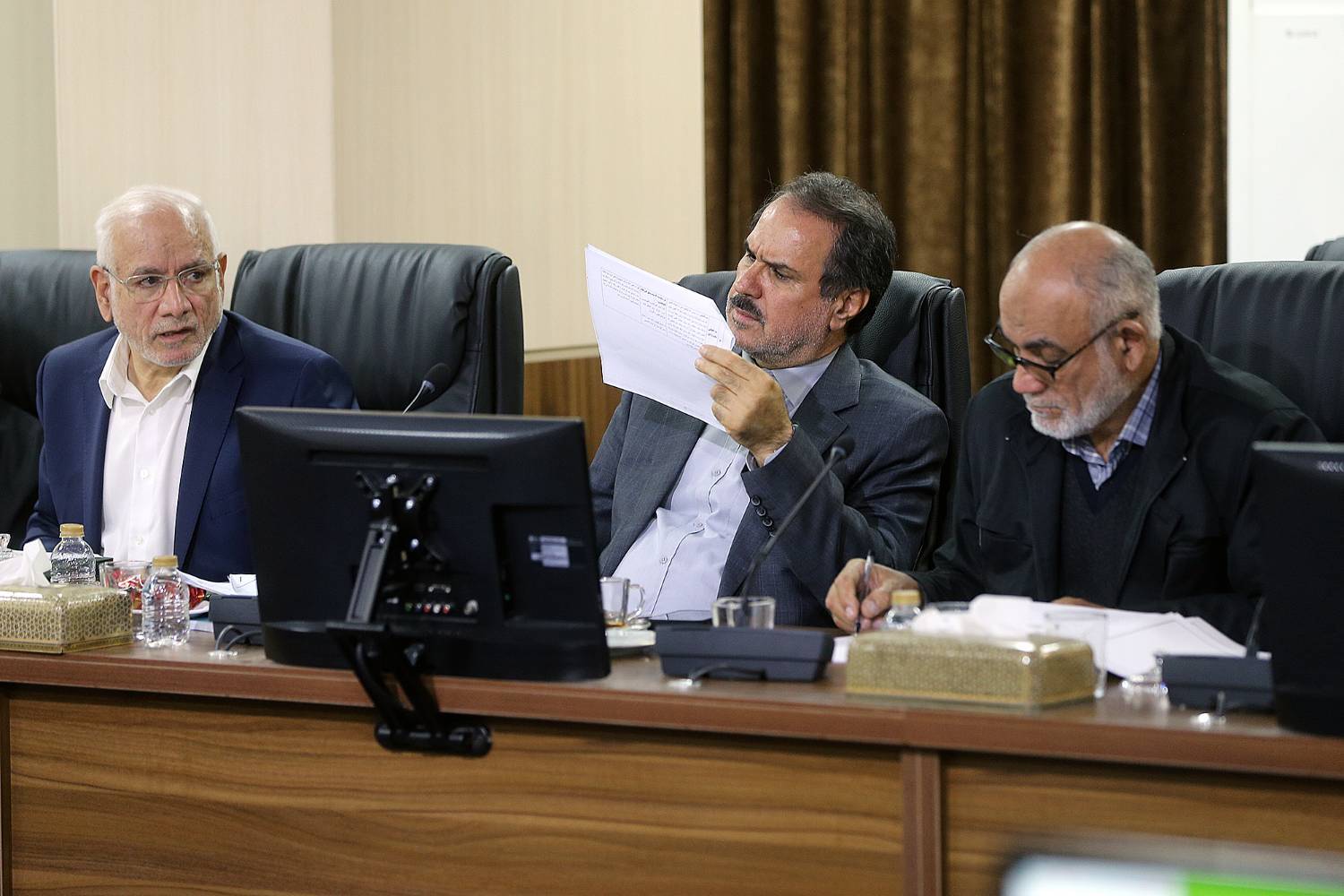 گزارش تصویری جلسه هیات عالی نظارت با موضوع بررسی مصوبه اصلاحی مجلس در خصوص لایحه حمایت از خانواده از طریق ترویج فرهنگ عفاف و حجاب از حیث مغایر با سیاست های کلی نظام /21 آذر 1402