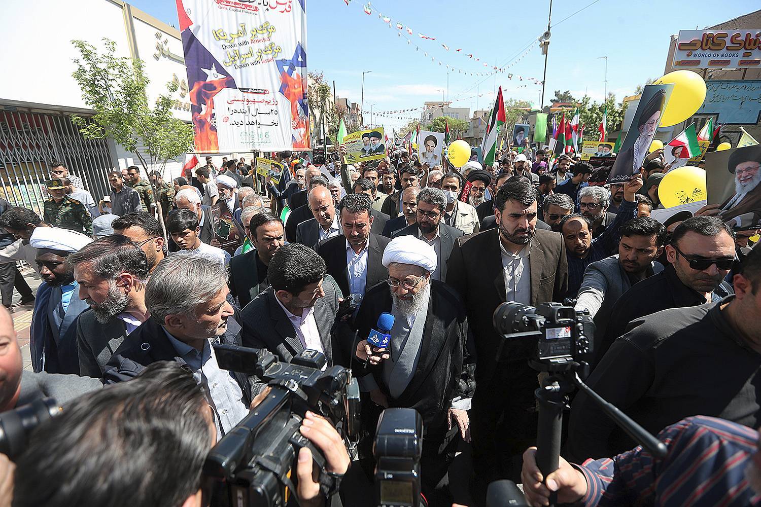 گزارش تصویری حضور رییس مجمع تشخیص مصلحت نظام در راهپیمایی روز جهانی قدس در شهر مقدس قم /17 فروردین 1403