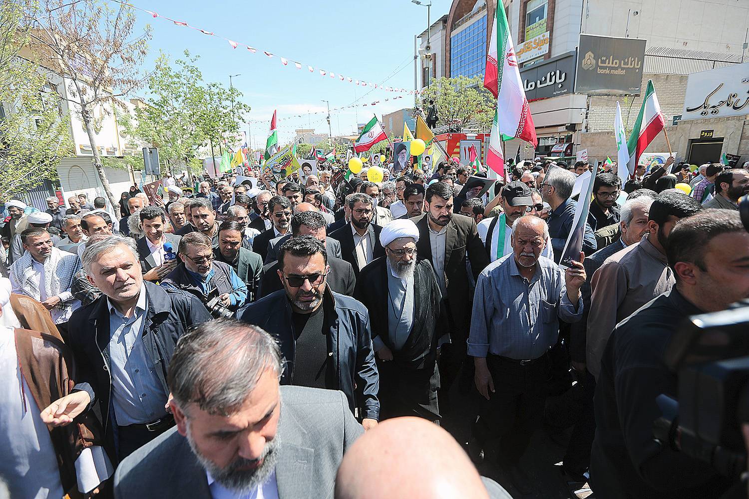 گزارش تصویری حضور رییس مجمع تشخیص مصلحت نظام در راهپیمایی روز جهانی قدس در شهر مقدس قم /17 فروردین 1403