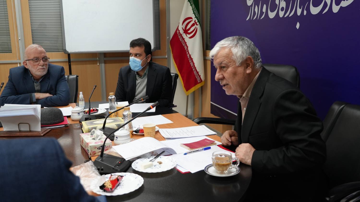 گزارش تصویری جلسه کمیسیون گزارش تصویری جلسه کمیسیون