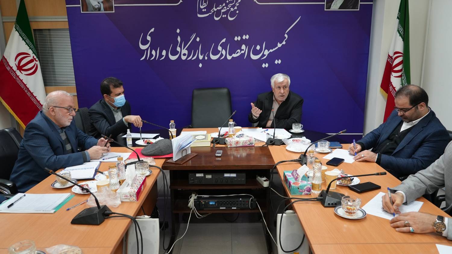 گزارش تصویری جلسه کمیسیون گزارش تصویری جلسه کمیسیون