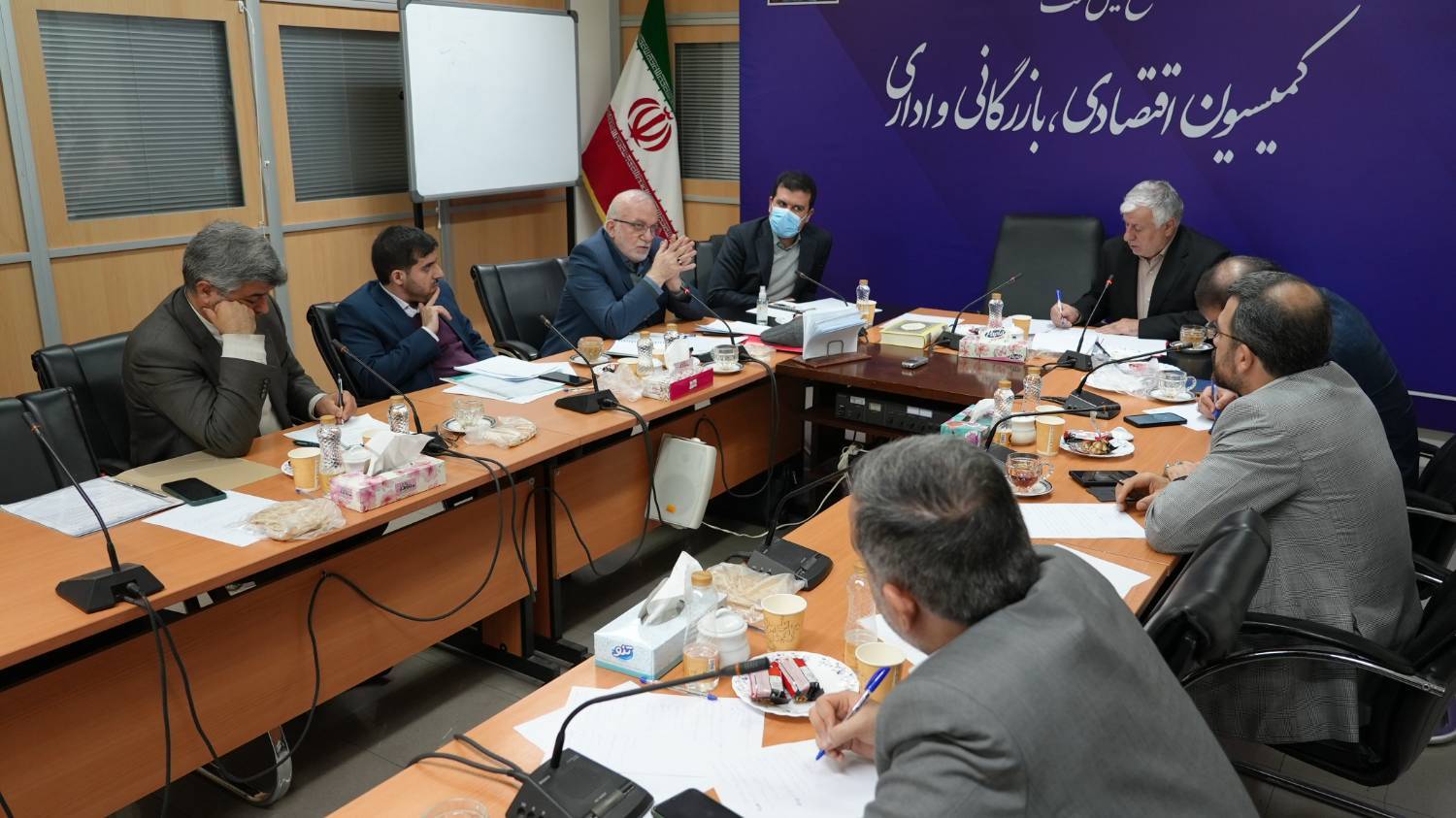 گزارش تصویری جلسه کمیسیون گزارش تصویری جلسه کمیسیون