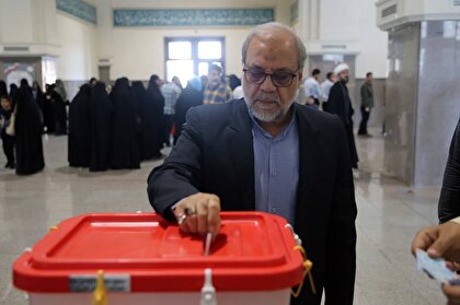 گزارش تصویری حضور دبیر مجمع تشخیص مصلحت نظام در پای صندوق اخذ رای دور دوم چهاردهمین انتخابات ریاست جمهوری/۱۵ تیر ۱۴۰۳