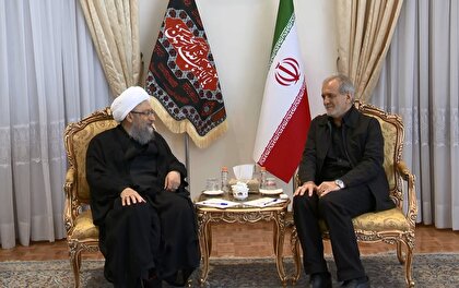 فیلم/ دیدار آیت الله آملی لاریجانی با دکتر مسعود پزشکیان،رئیس جمهور منتخب /20 تیر 1403