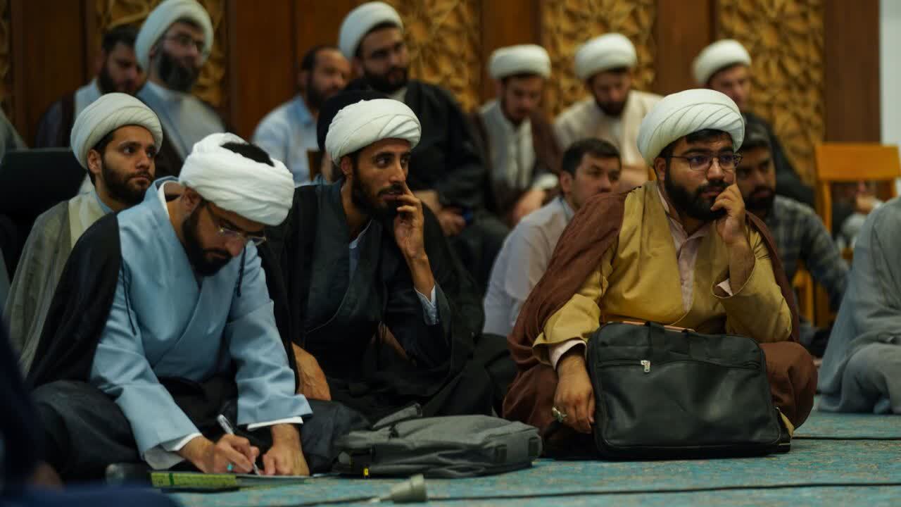 شاهد تلاش برخی از جریانها برای تضعیف نقش حوزههای علمیه هستیم شاهد تلاش برخی از جریانها برای تضعیف نقش حوزههای علمیه هستیم