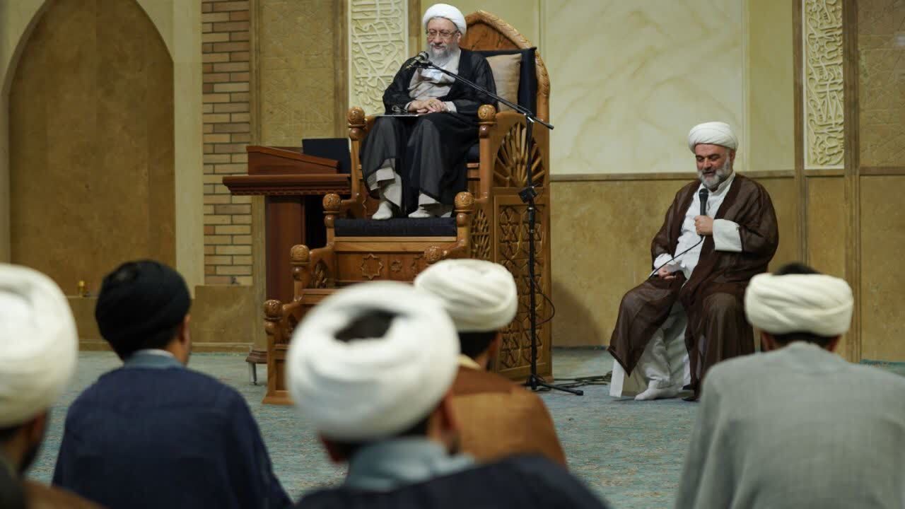 شاهد تلاش برخی از جریانها برای تضعیف نقش حوزههای علمیه هستیم شاهد تلاش برخی از جریانها برای تضعیف نقش حوزههای علمیه هستیم