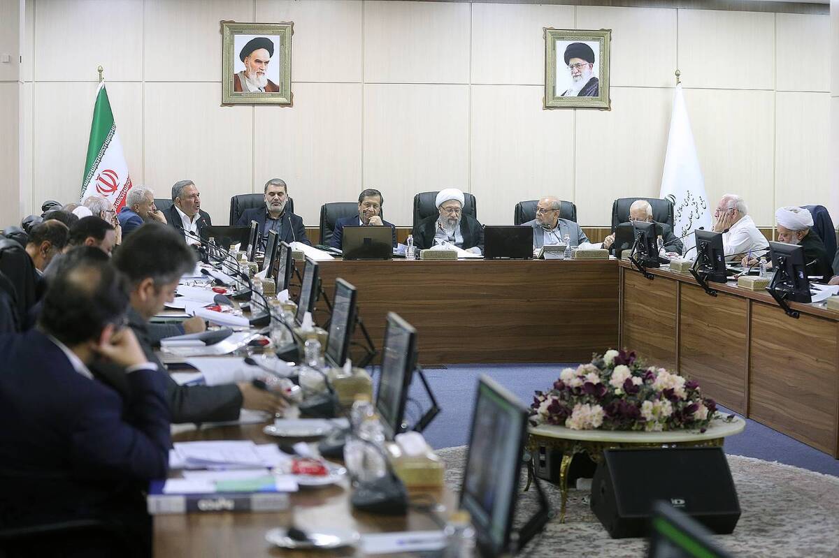 گزارش تصویری جلسه هیات عالی نظارت با موضوع بررسی رفع مغایرت «لایحه توسعه منطقه آزاد تجاری - صنعتی انزلی» با سیاست های کلی نظام