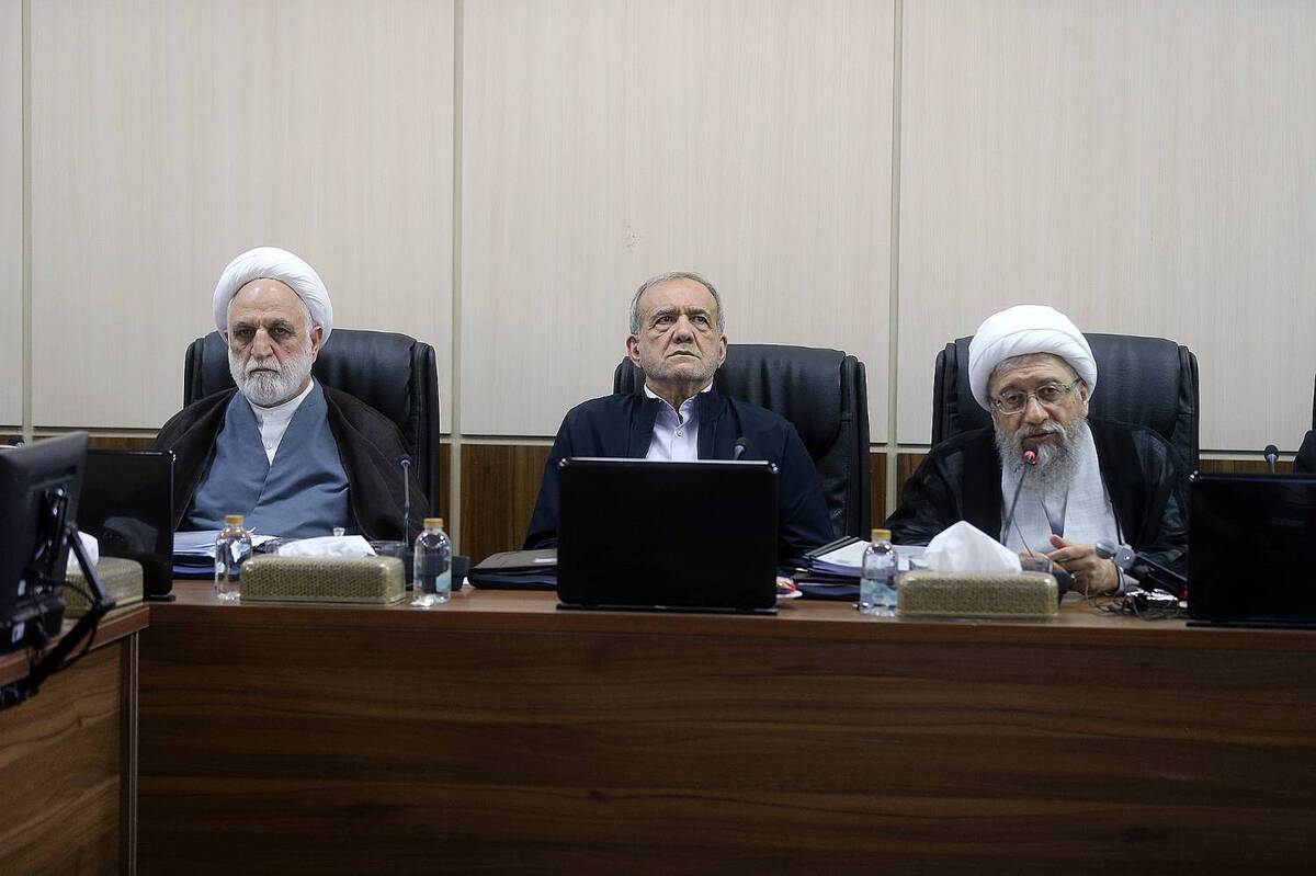 آیت الله آملی لاریجانی: فعلاً FATF در مجمع تشخیص قابل بررسی نیست