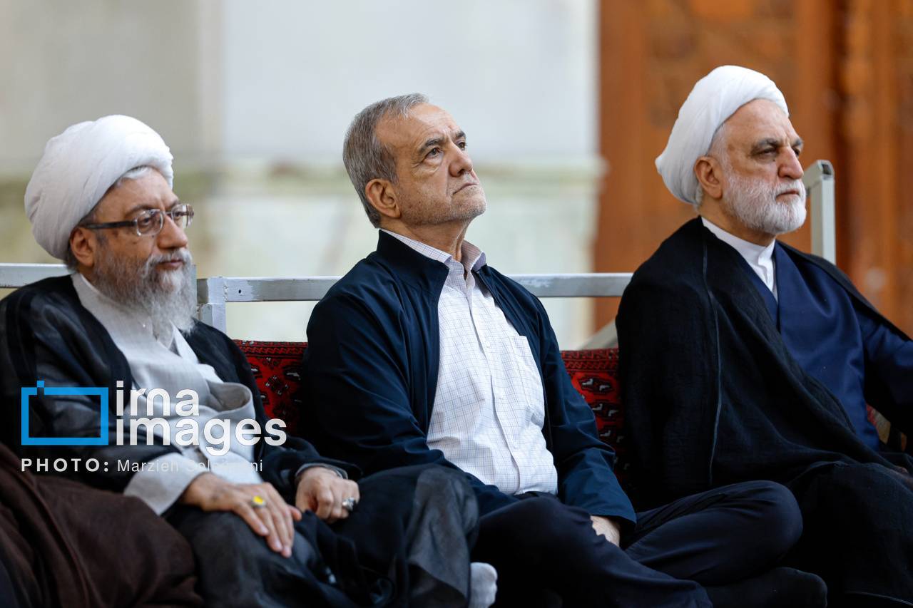 حضور رییس مجمع تشخیص مصلحت نظام در مراسم سیوششمین سالگرد ارتحال امام خمینی(ره) حضور رییس مجمع تشخیص مصلحت نظام در مراسم سیوششمین سالگرد ارتحال امام خمینی(ره)