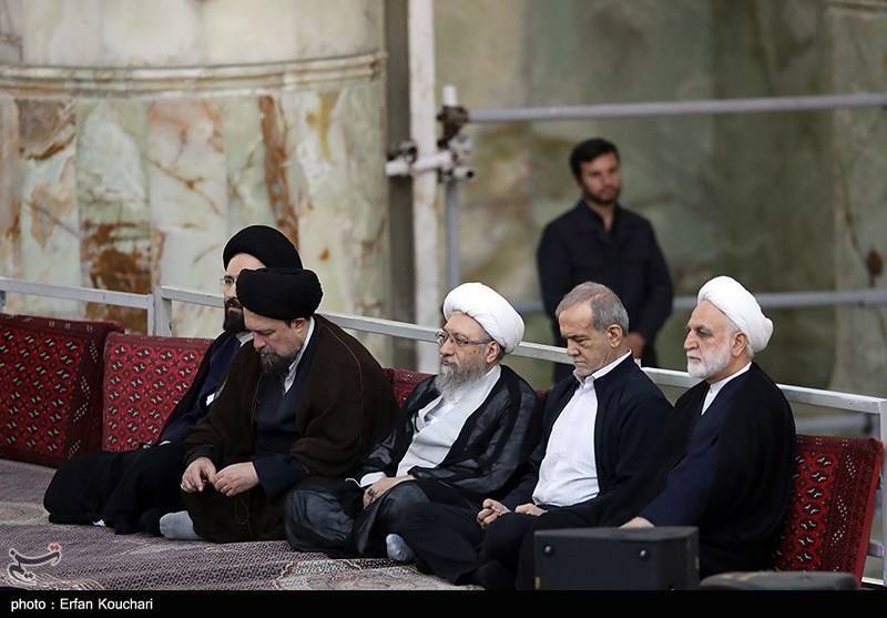 حضور رییس مجمع تشخیص مصلحت نظام در مراسم سیوششمین سالگرد ارتحال امام خمینی(ره) حضور رییس مجمع تشخیص مصلحت نظام در مراسم سیوششمین سالگرد ارتحال امام خمینی(ره)