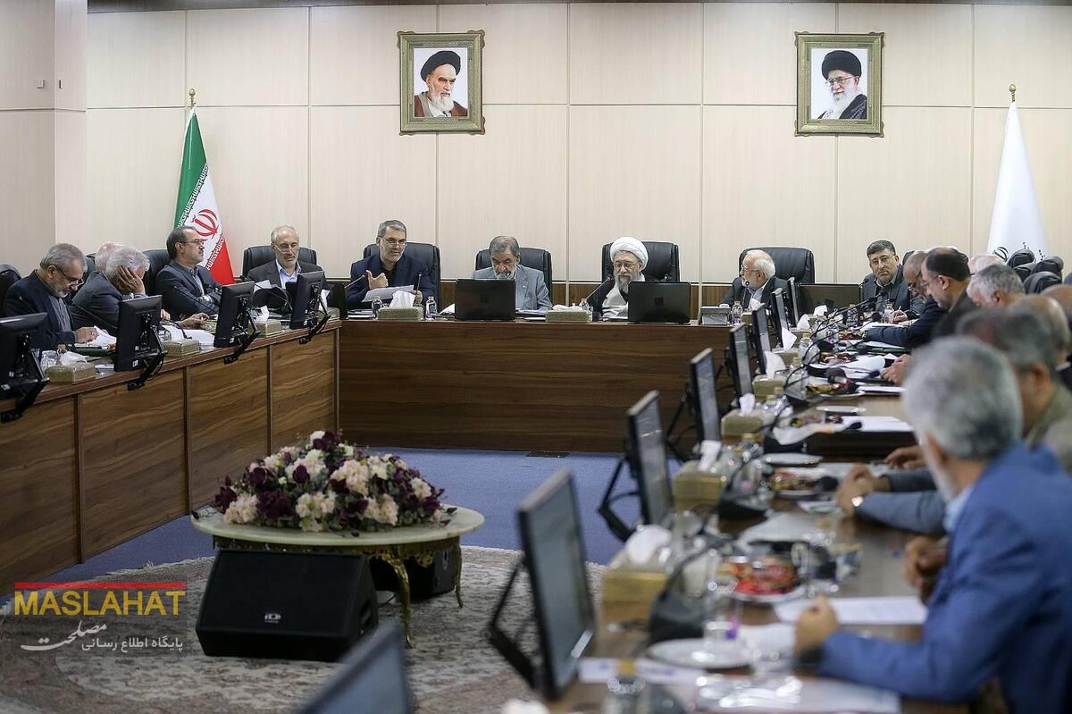 گزارش تصویری جلسه هیئت عالی نظارت با موضوع بررسی طرح دو فوریتی اصلاح جز(۳) بند(ب) ماده(۱۰۶) قانون برنامه پنجساله هفتم پیشرفت جمهوری اسلامی ایران که به موضوع فوق العاده خاص حقوق کارکنان دولت و شهرداری ها/ 6 خرداد 1404