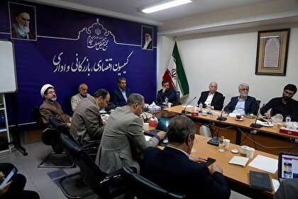 گزارش تصویری جلسه کمیسیون اقتصادی، بازرگانی و اداری دبیرخانه مجمع تشخیص مصلحت نظام با موضوع بررسی سناریوهای اقتصادی در صورت اجرای مکانیزم ماشه / 30 تیر 1404