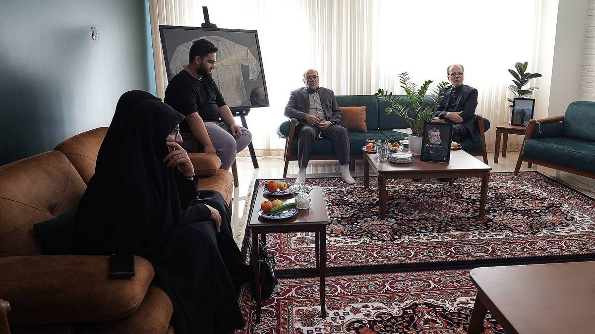 گزارش تصویری دیدار دکتر محمدباقر ذوالقدر با خانواده سردار شهید حاجی زاده