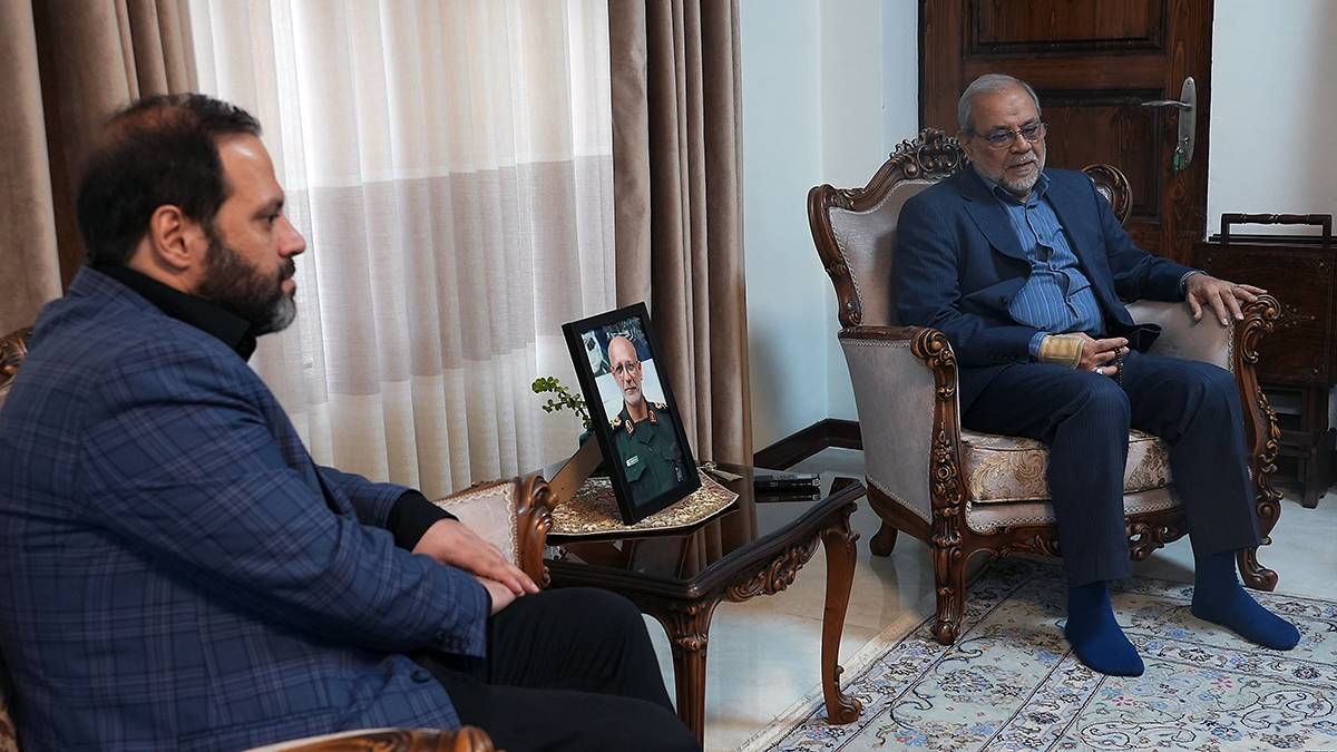 دیدار دبیر مجمع تشخیص مصلحت نظام با خانواده سرلشکر شهید غلامرضا محرابی