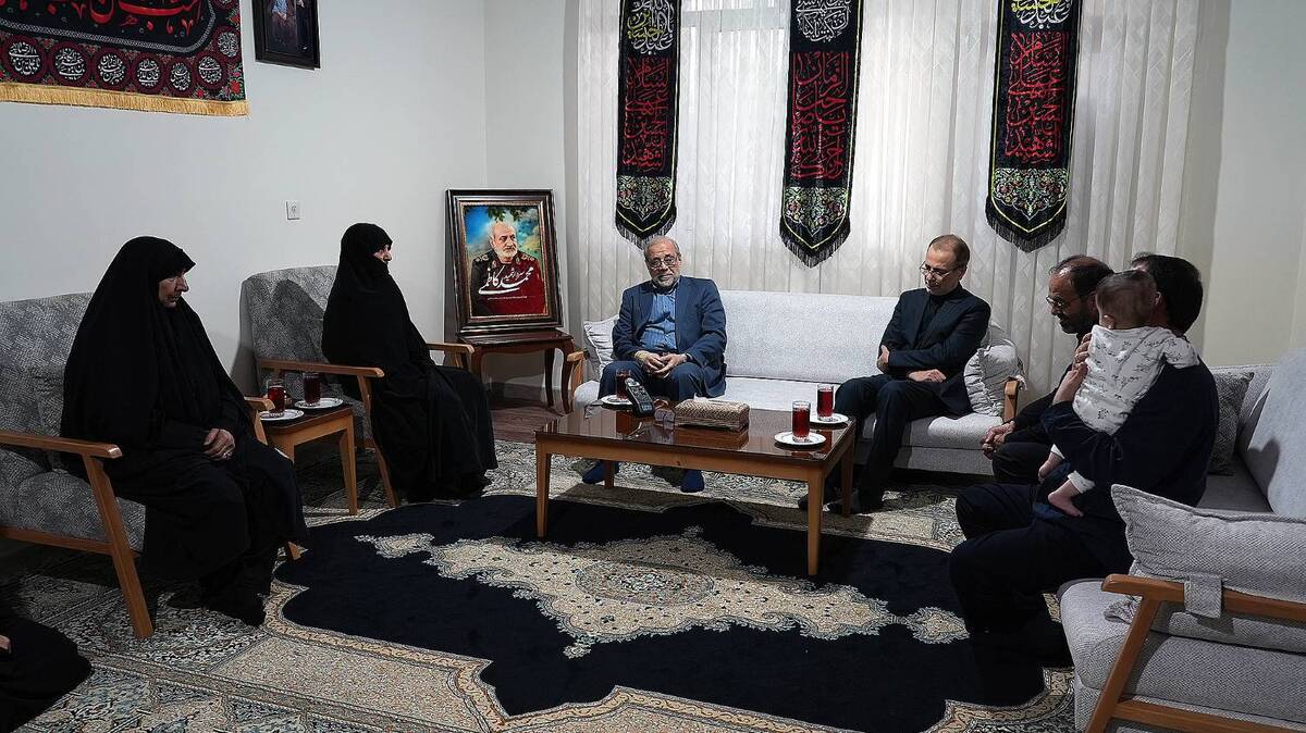 گزارش تصویری دیدار دبیرمجمع تشخیص مصلحت نظام با خانواده سردار شهید محمد کاظمی