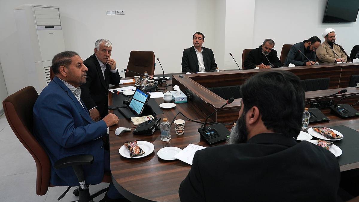 تبیین سیاست های نظام قانون گذاری وظیفه دانشگاه ها و نهادهای ذی ربط است تبیین سیاست های نظام قانون گذاری وظیفه دانشگاه ها و نهادهای ذی ربط است