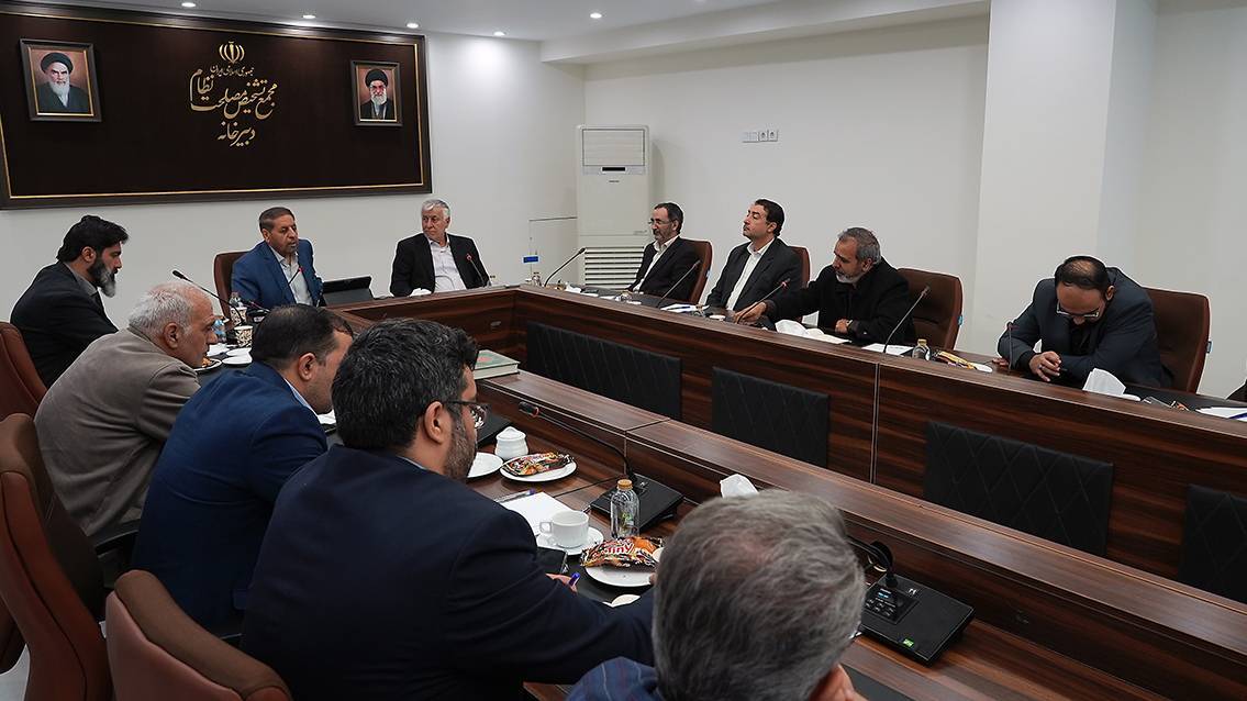 تبیین سیاست های نظام قانون گذاری وظیفه دانشگاه ها و نهادهای ذی ربط است تبیین سیاست های نظام قانون گذاری وظیفه دانشگاه ها و نهادهای ذی ربط است