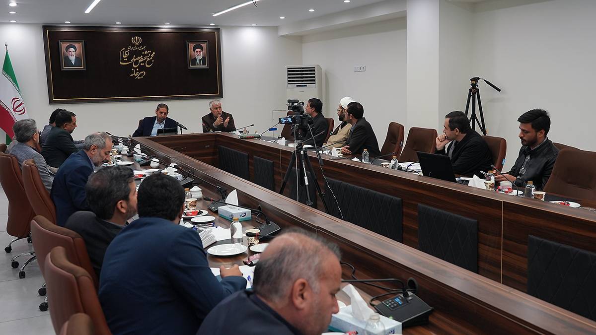 برنامه های تبیینی نقش اساسی در اجرای سیاست های کلی نظام دارد برنامه های تبیینی نقش اساسی در اجرای سیاست های کلی نظام دارد