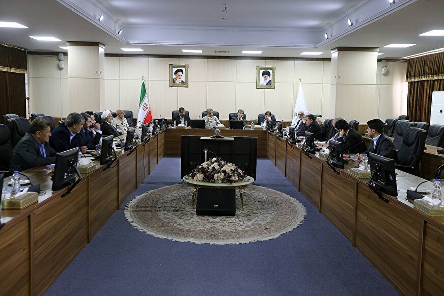 بررسی «احکام برنامه هفتم توسعه با تاکید بر سیاست های کلی اصل 44 قانون اساسی» در کمیسیون اقتصادی مجمع 