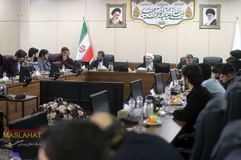 گزارش تصویری دیدار آیت الله آملی لاریجانی با دانشجویان به مناسبت روز دانشجو